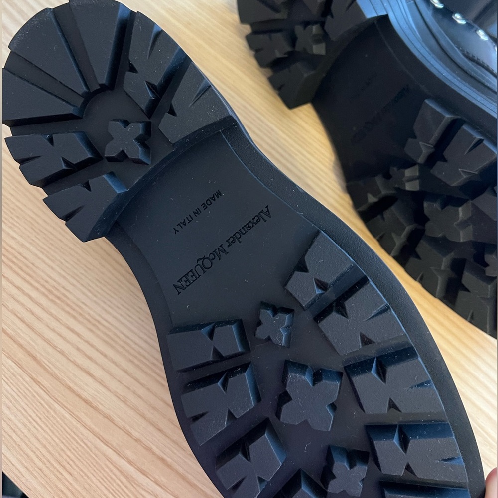 Alexander McQueen Studded Grommet Lace-Up Brogues Shoes 40E - Picture 4 of 7